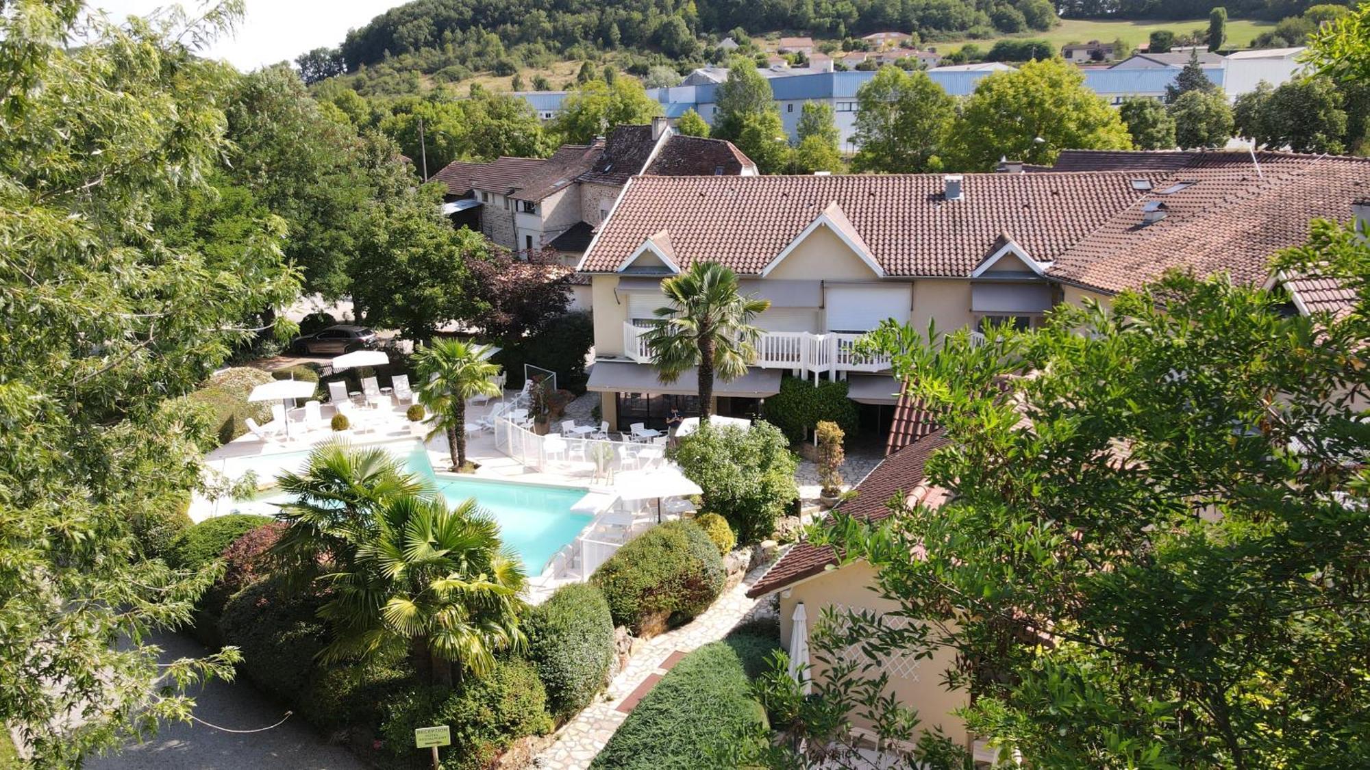 Logis Hotel - Restaurant - Spa - Le Relais De Farrou Villefranche-de-Rouergue Exterior photo