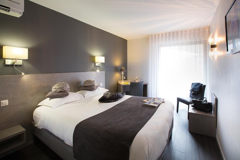 Logis Hotel - Restaurant - Spa - Le Relais De Farrou Villefranche-de-Rouergue Exterior photo